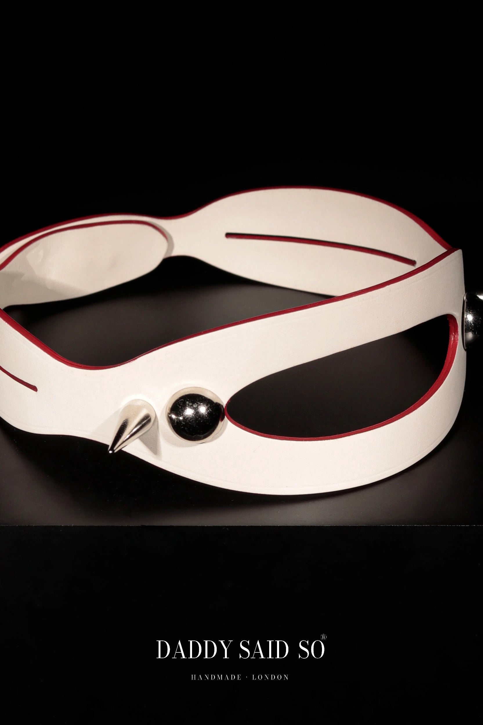 The Ivory Thorn Collar