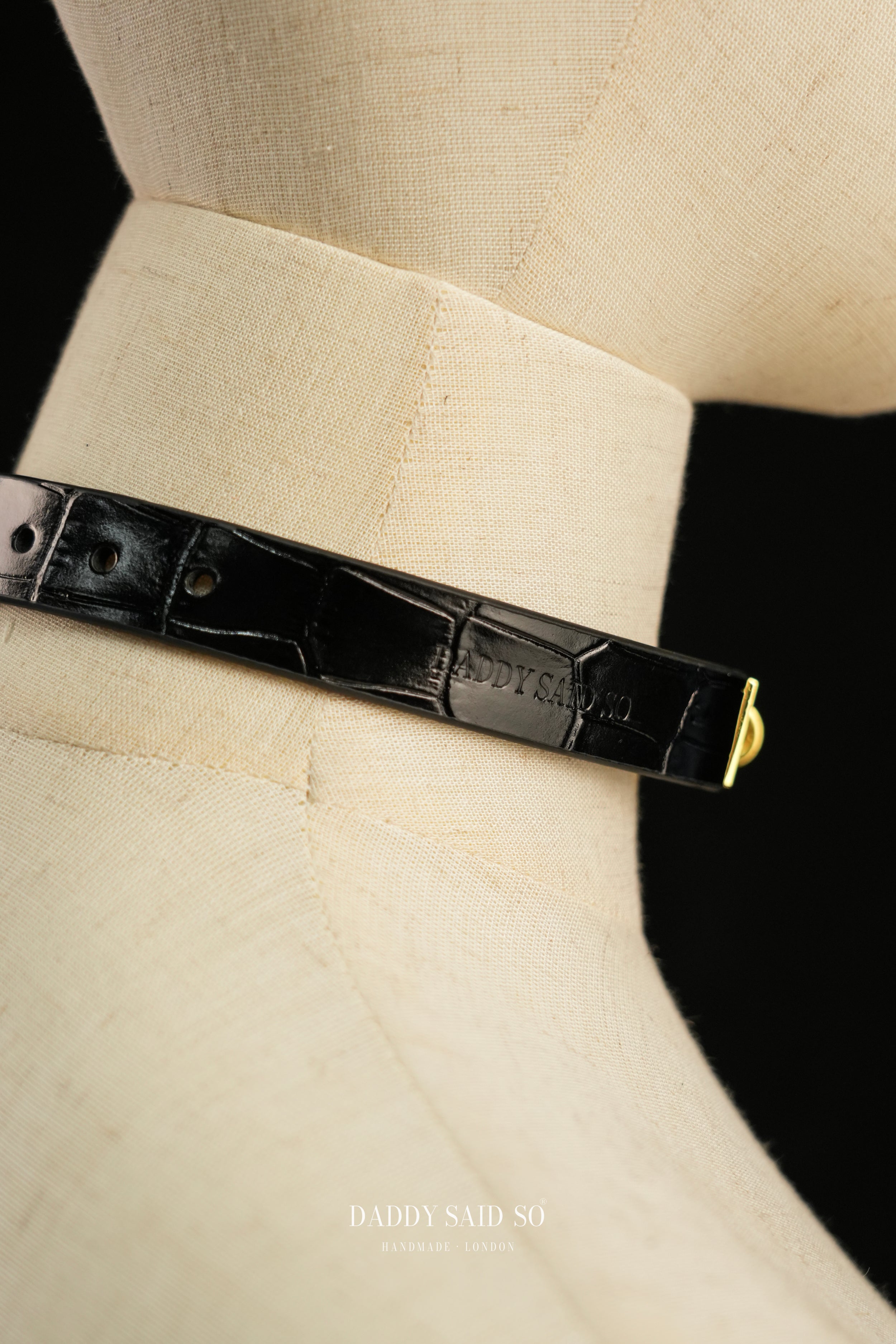 Nacre Croc Choker