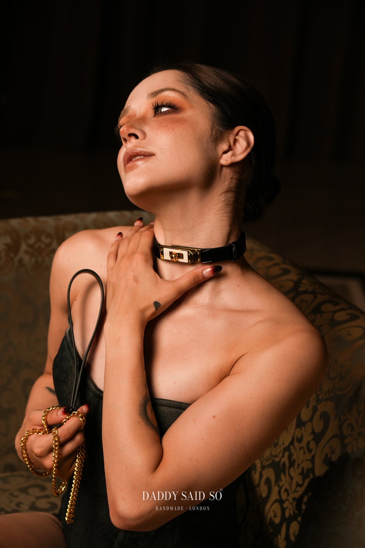 Nacre Croc Choker