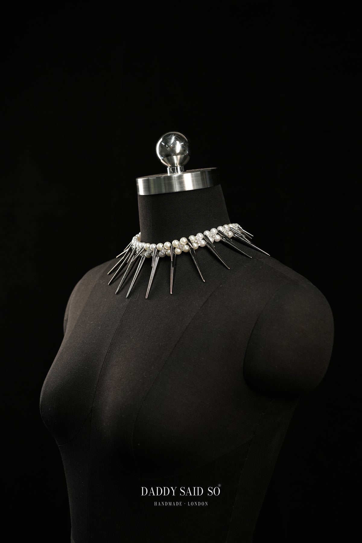The Pearl Thorn Choker