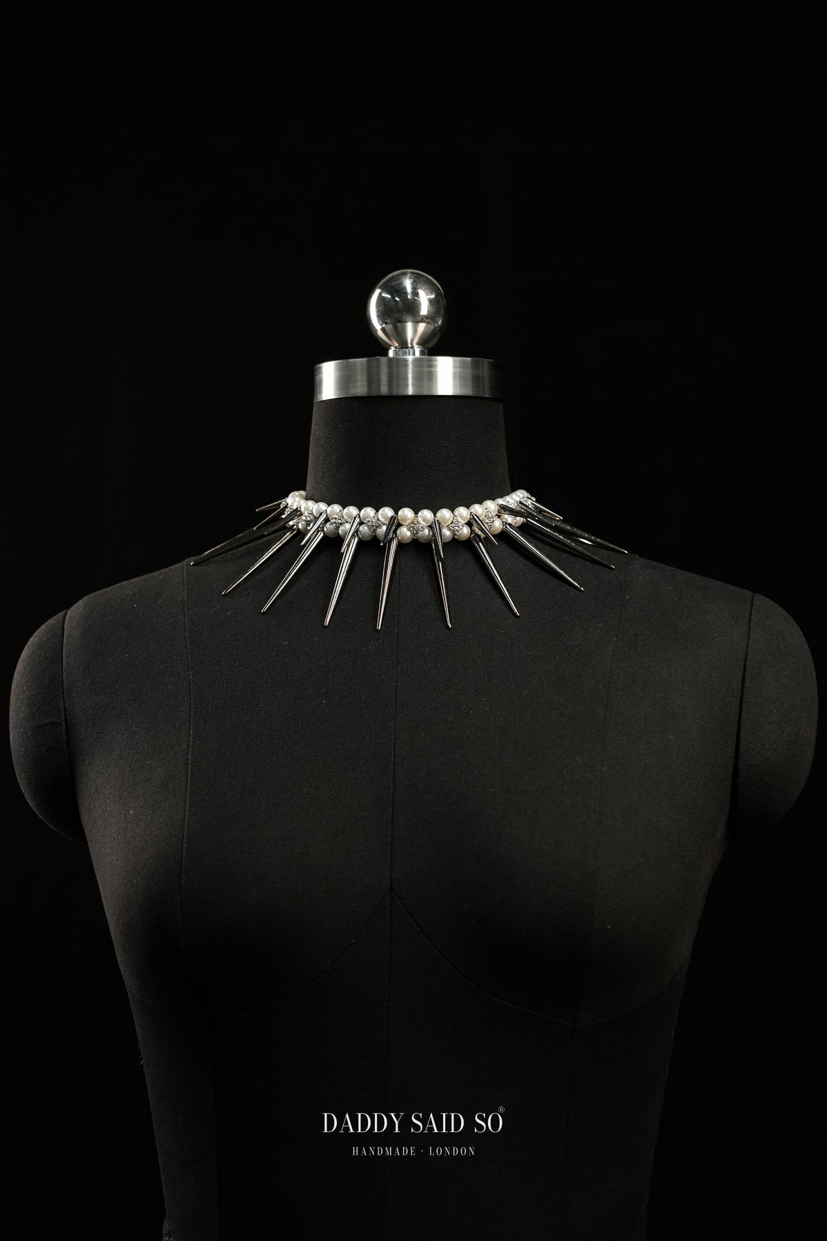 The Pearl Thorn Choker