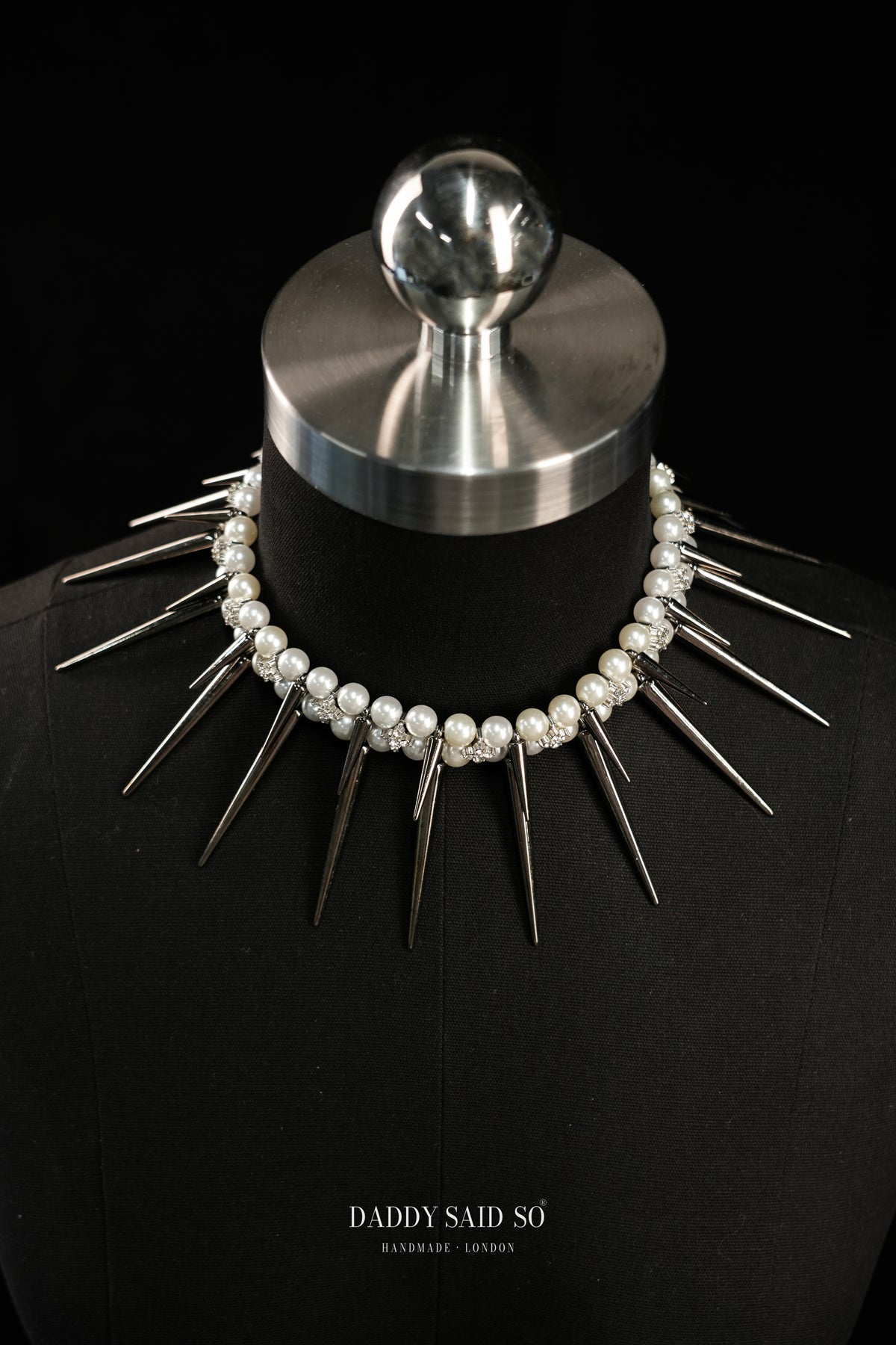 The Pearl Thorn Choker