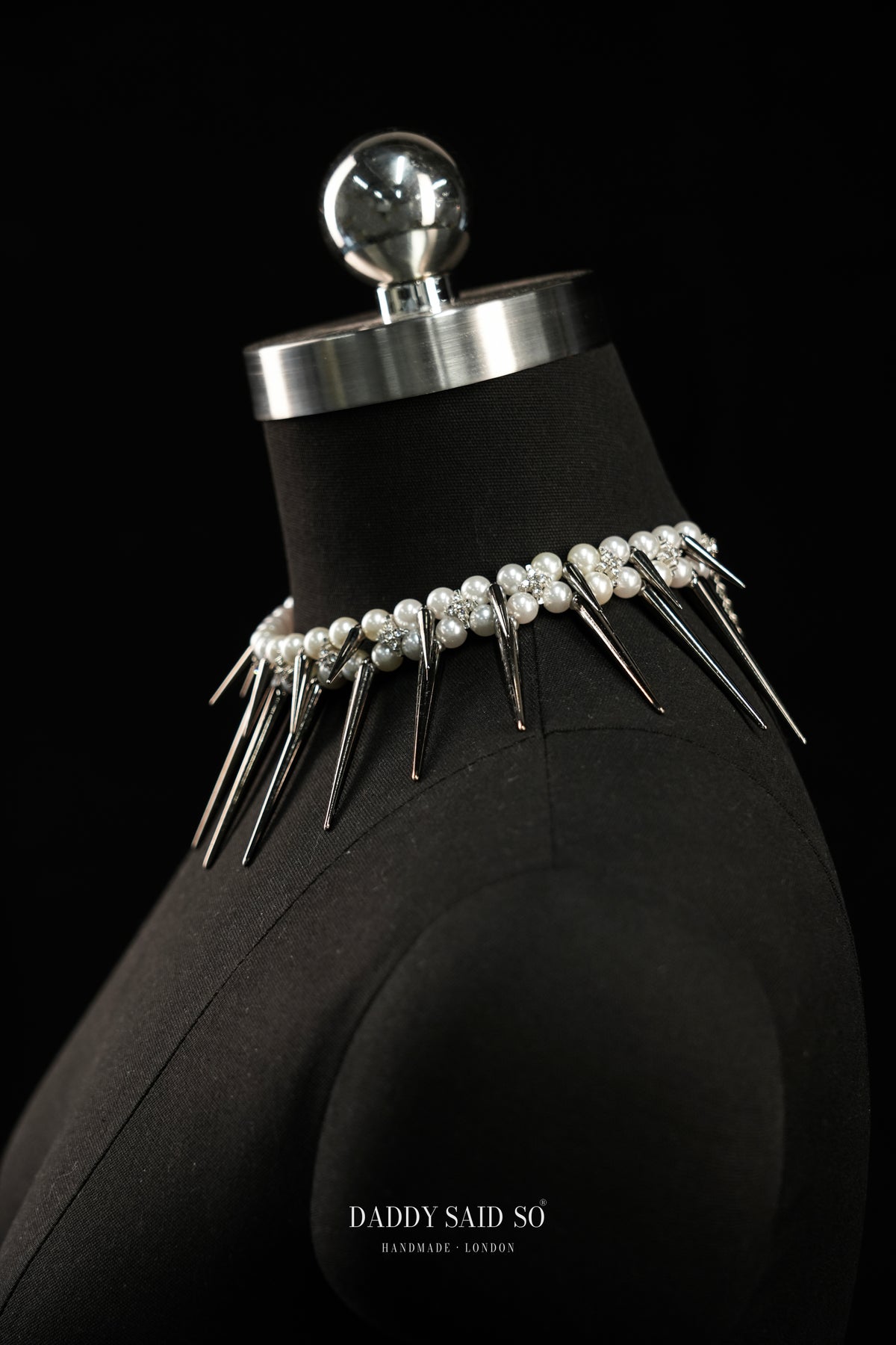 The Pearl Thorn Choker