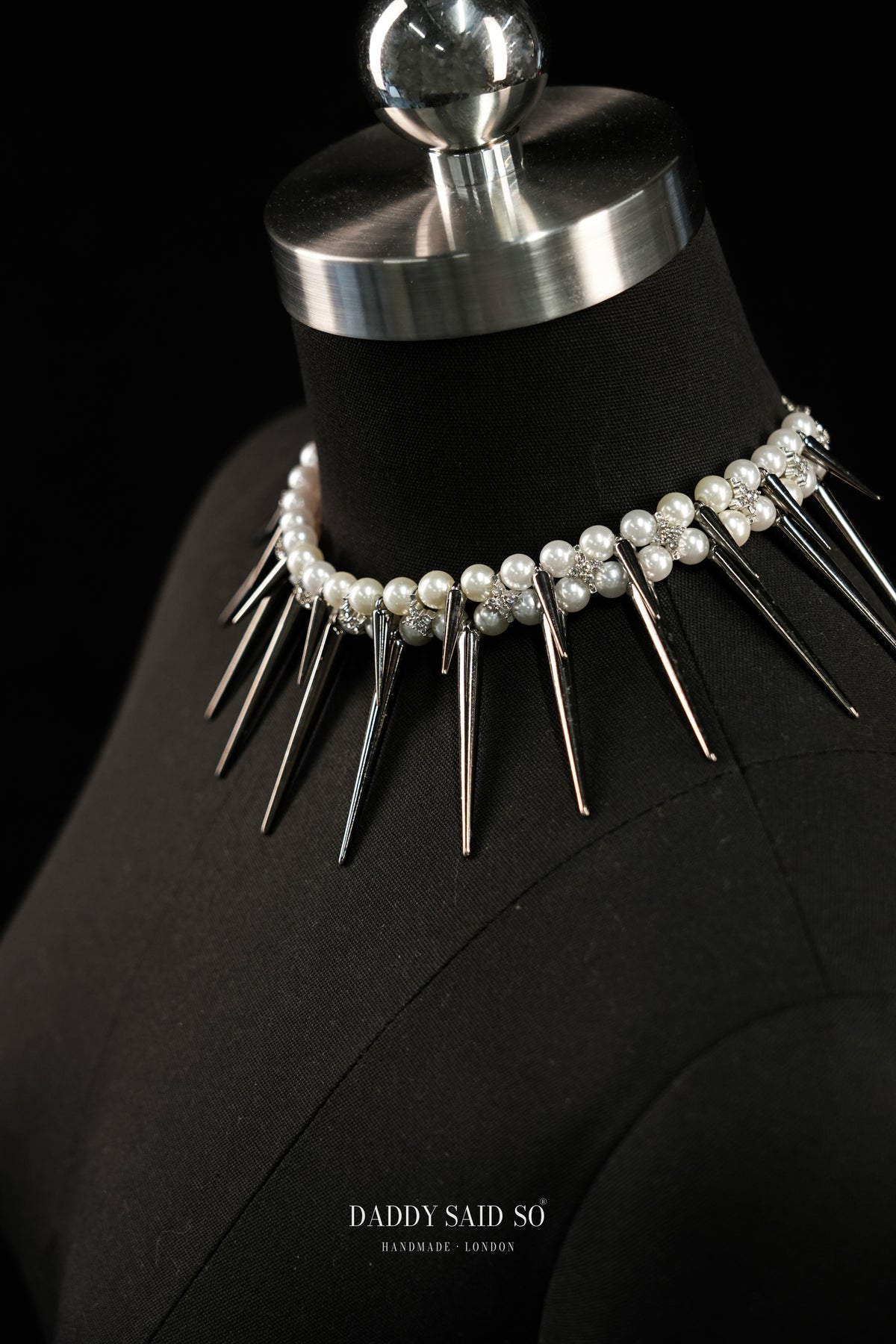 The Pearl Thorn Choker