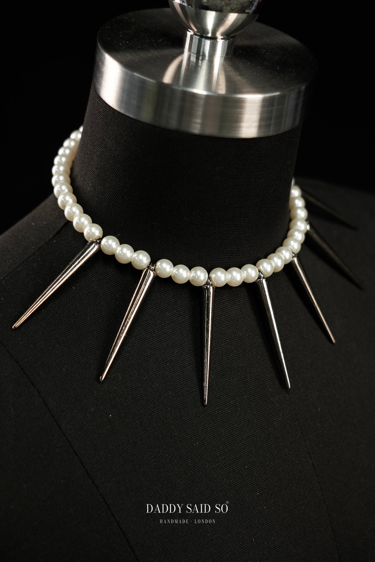The Pearl Thorn Choker