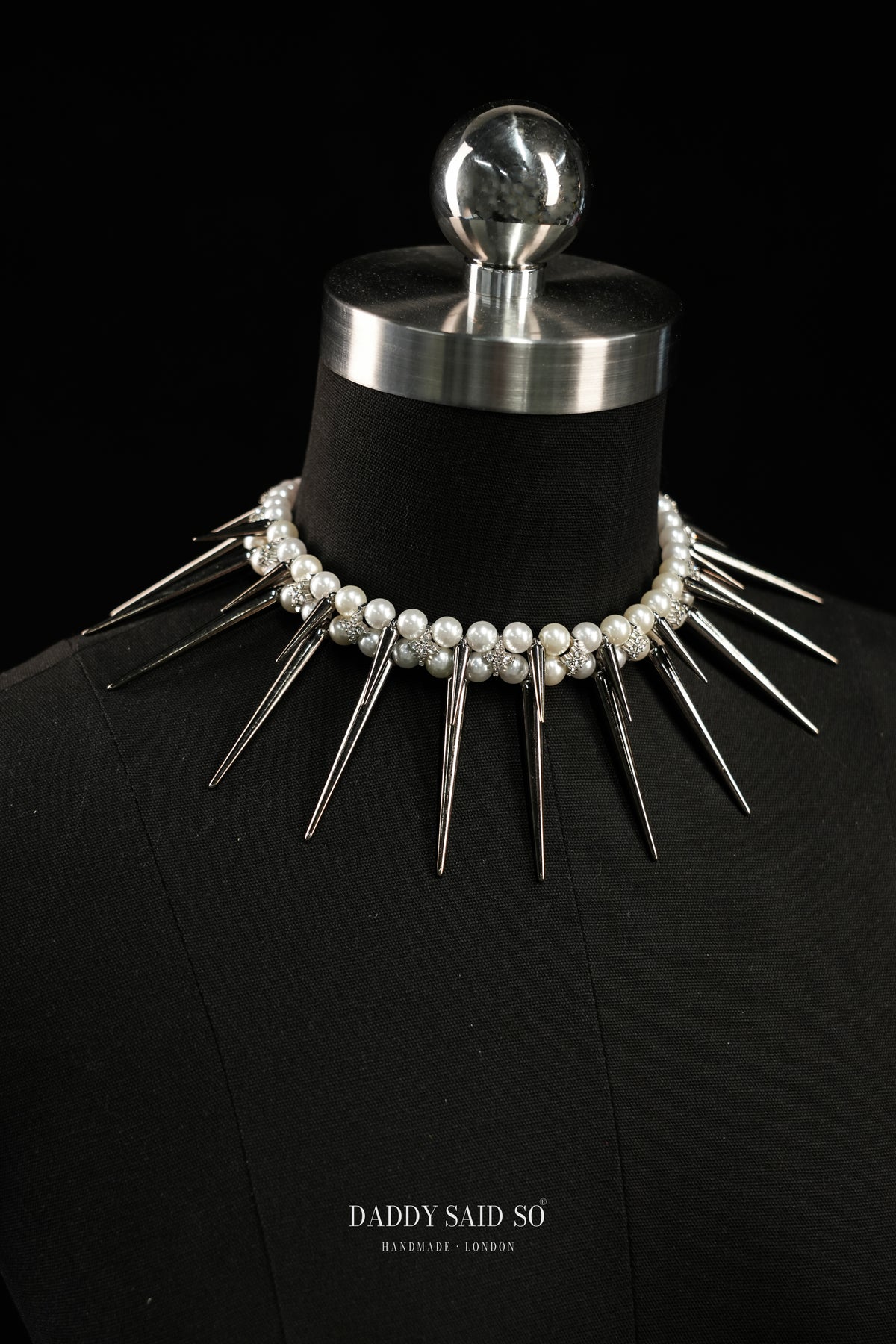 The Pearl Thorn Choker