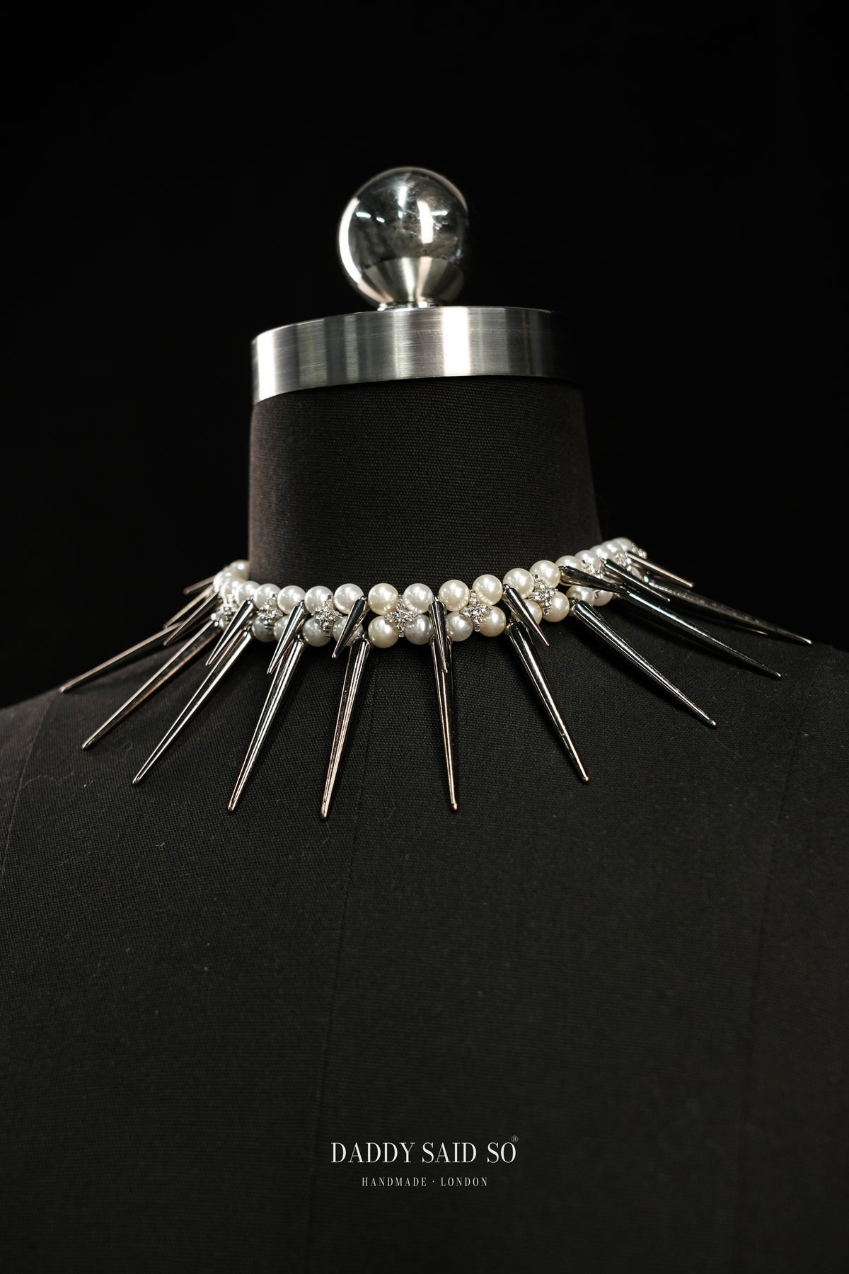 The Pearl Thorn Choker