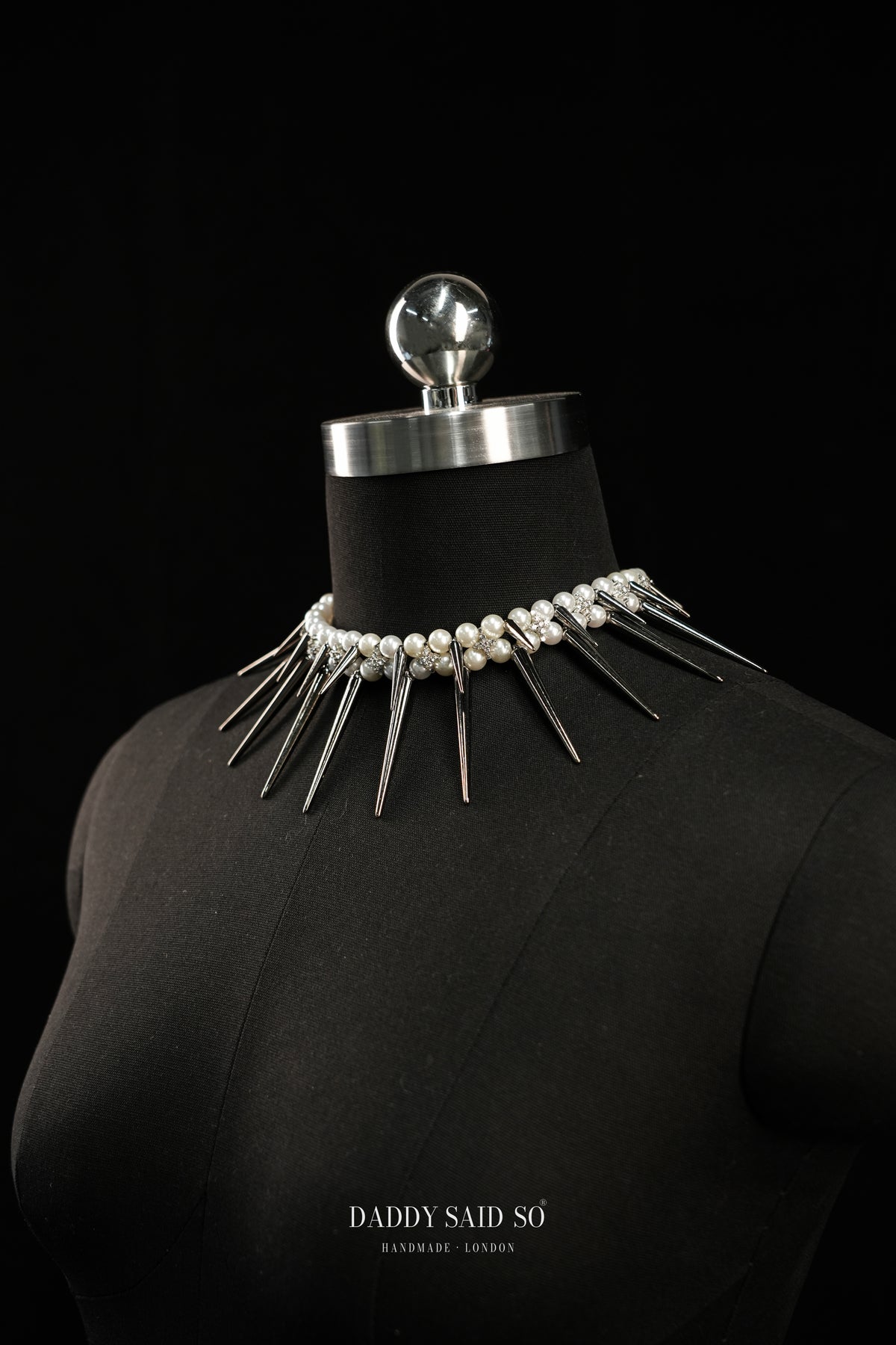 The Pearl Thorn Choker
