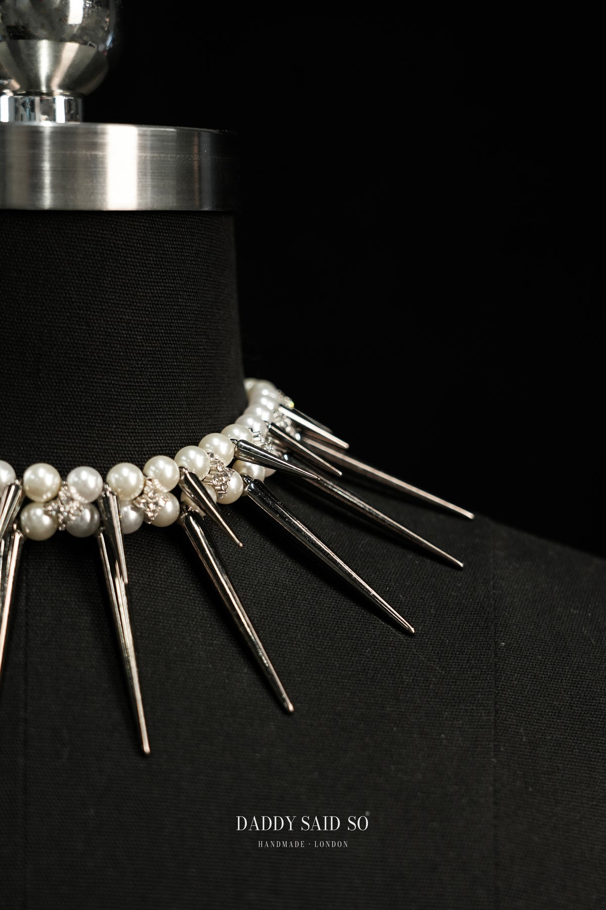 The Pearl Thorn Choker