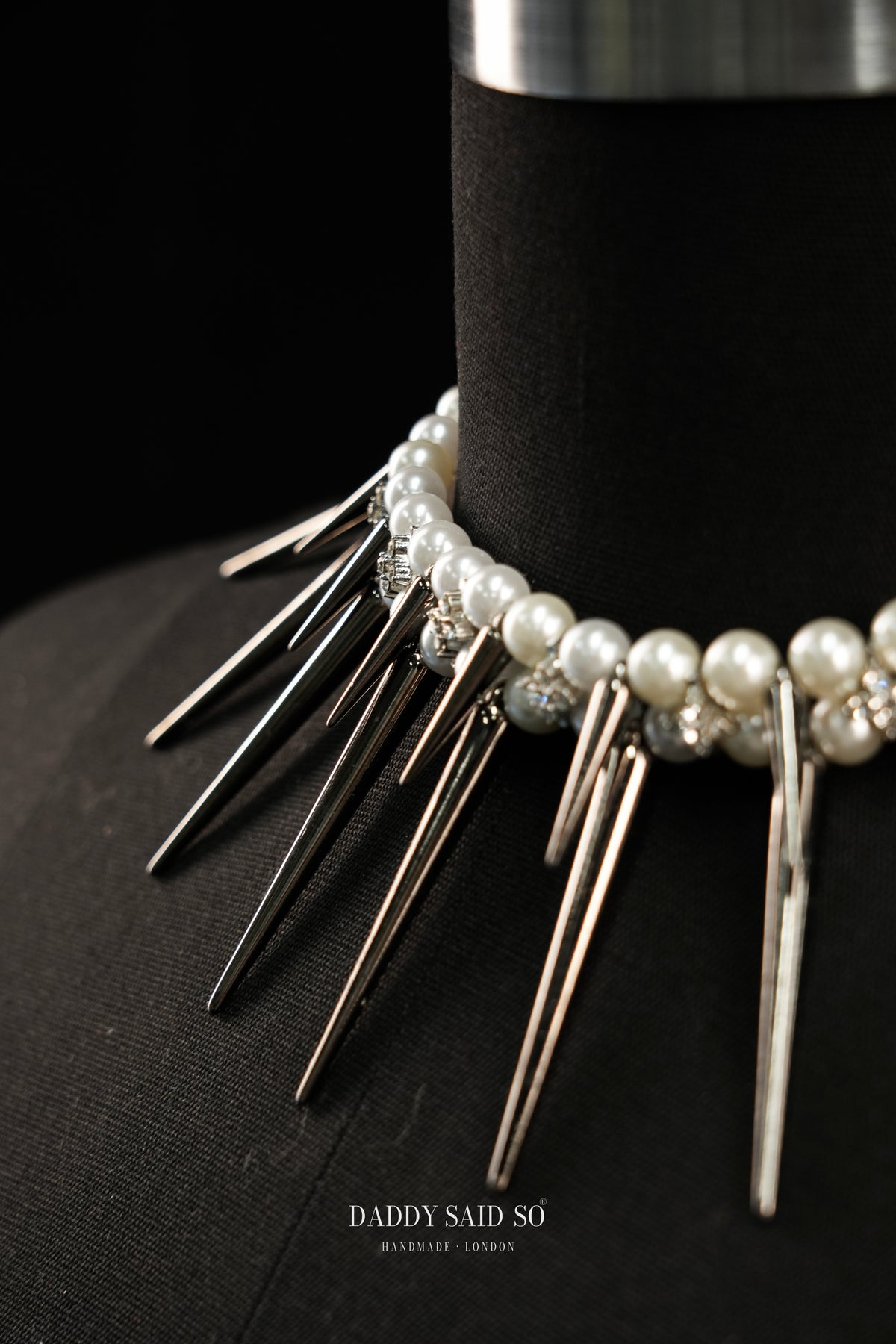 The Pearl Thorn Choker