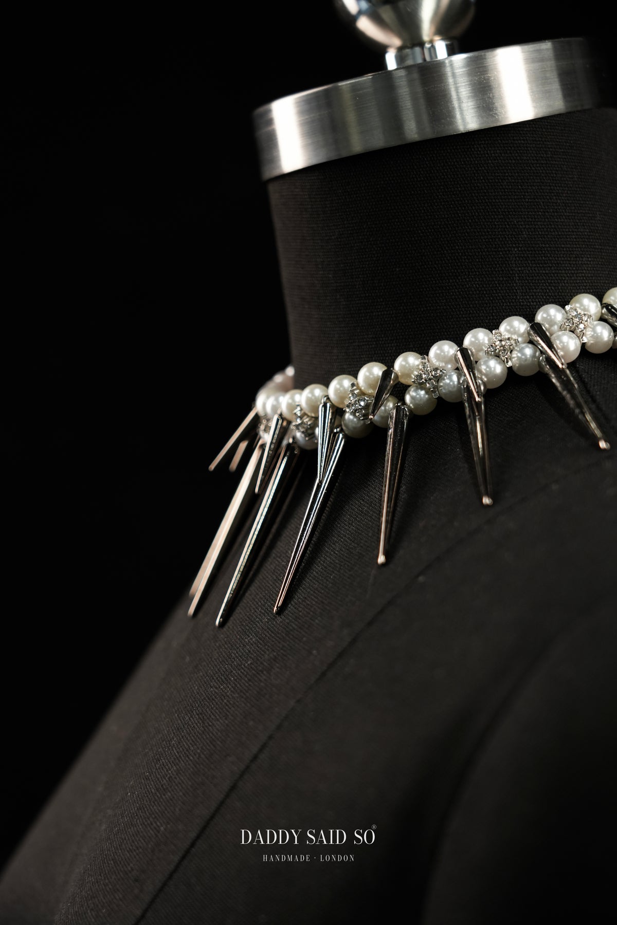 The Pearl Thorn Choker