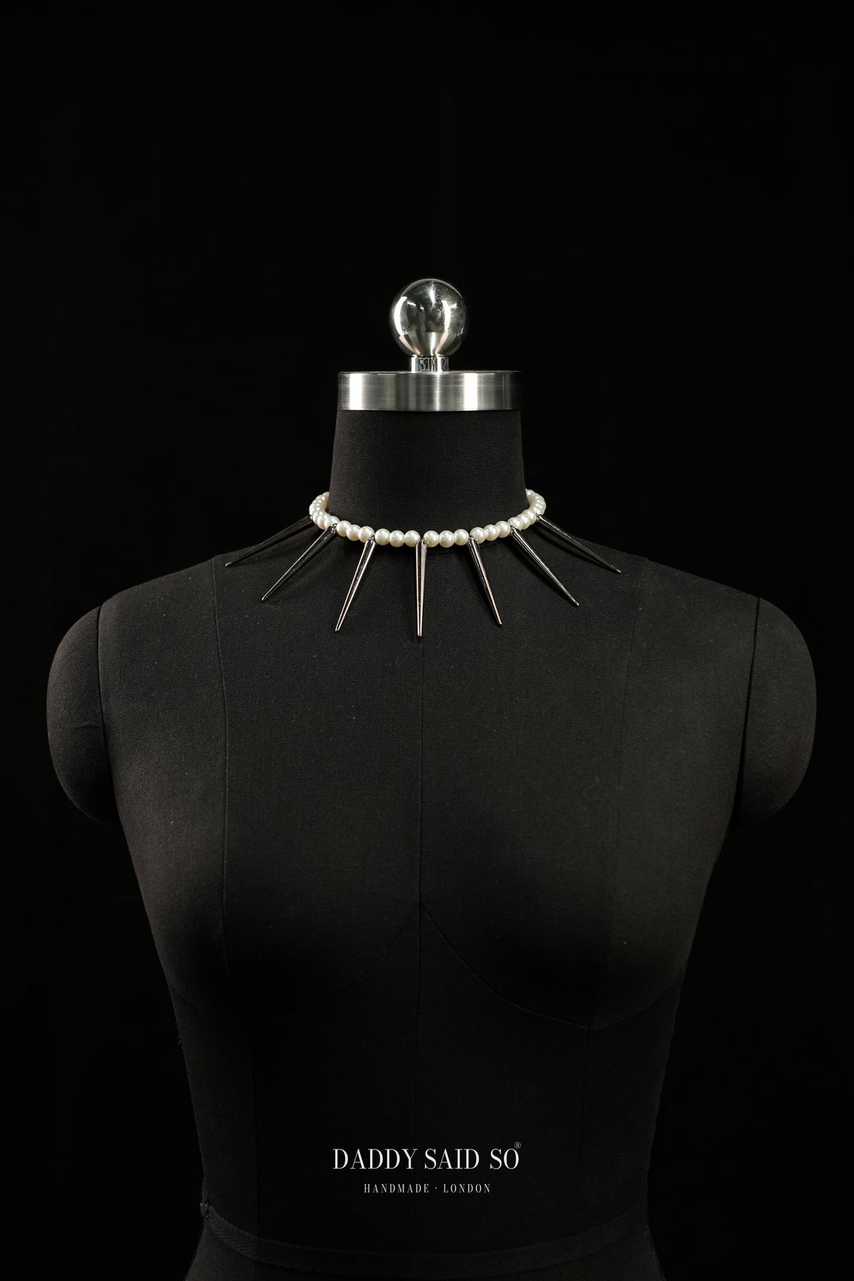 The Pearl Thorn Choker