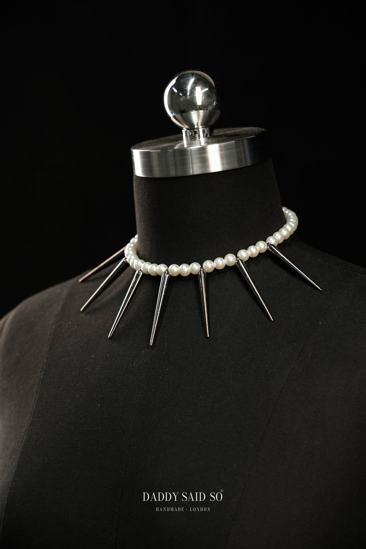 The Pearl Thorn Choker