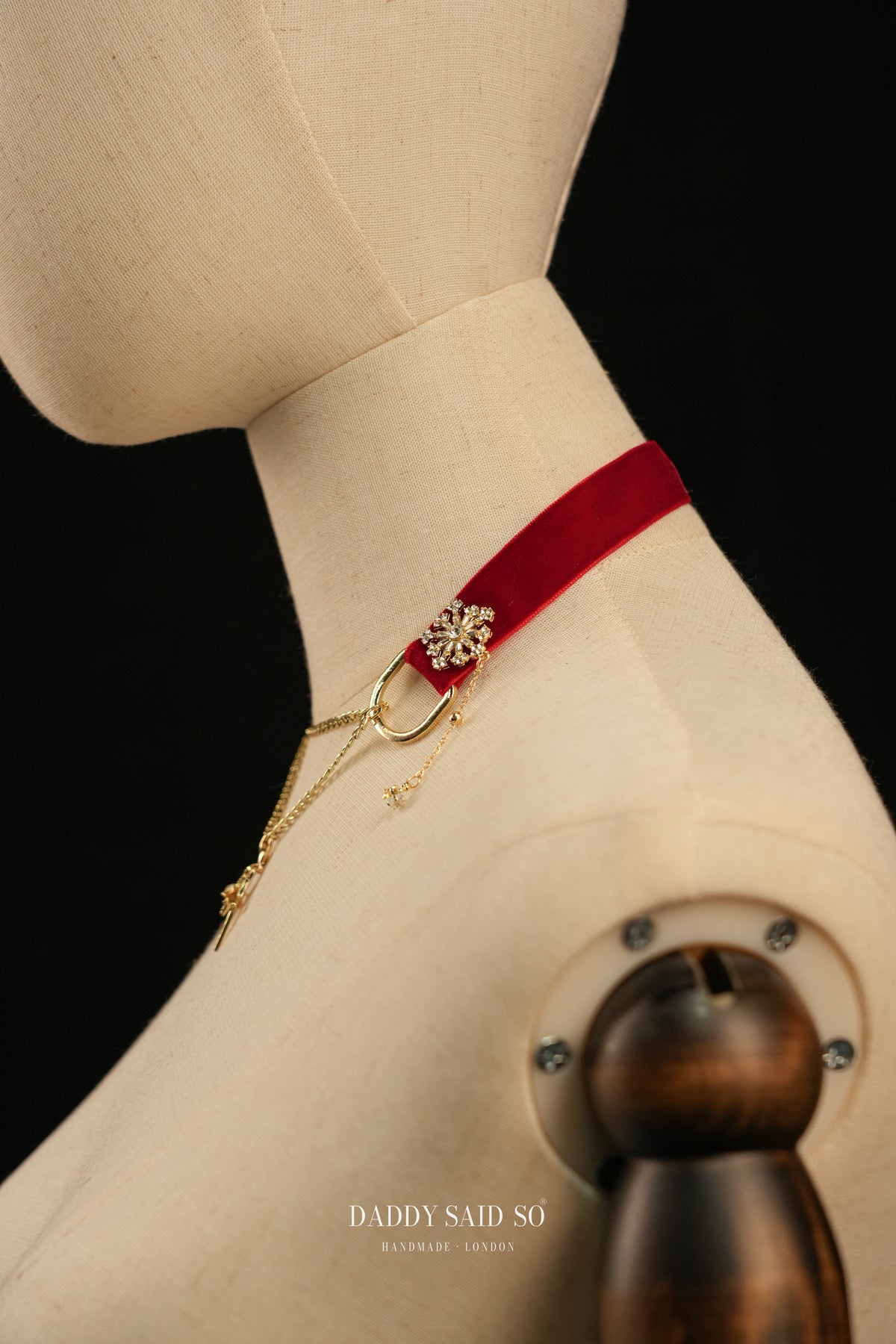 The Snowflake Velvet Choker