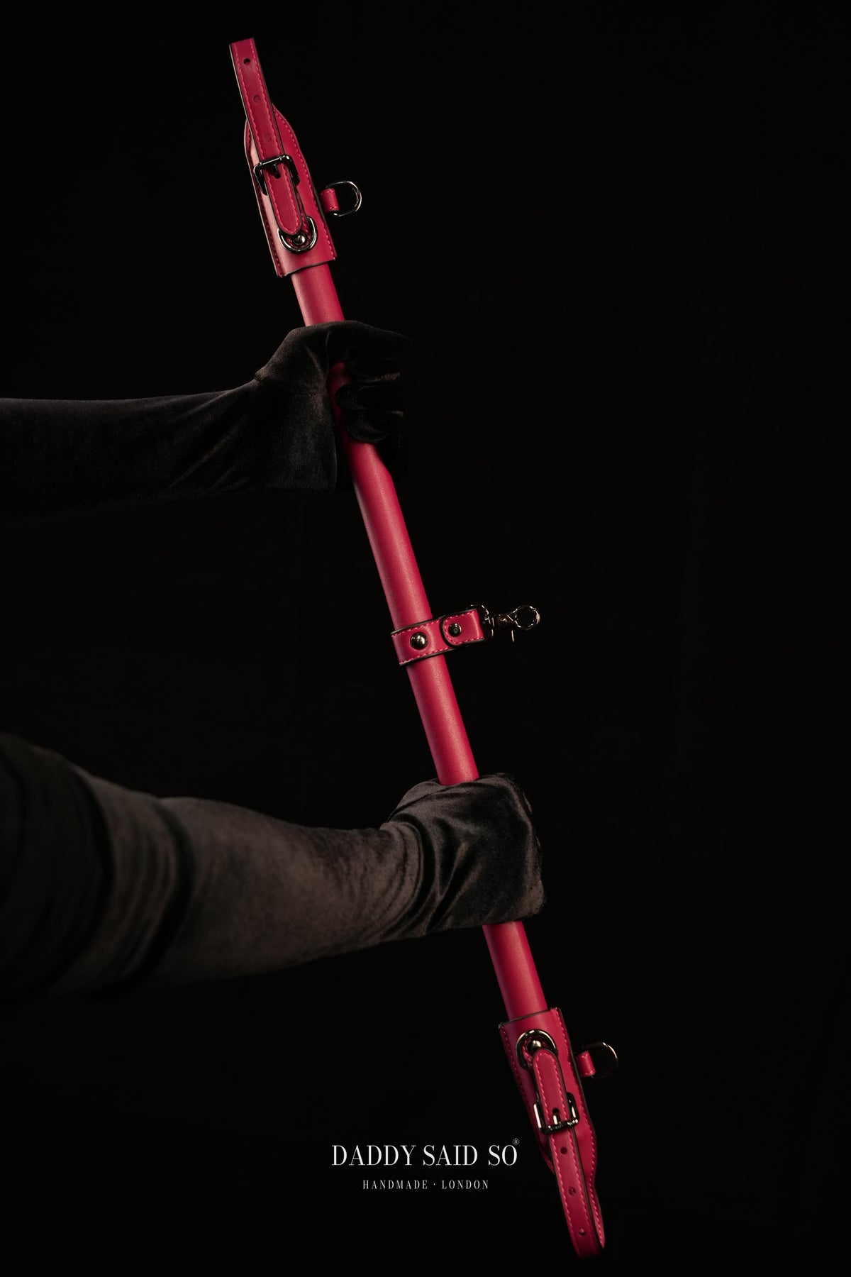 The Dragon Fruit Leather Spreader Bar Set